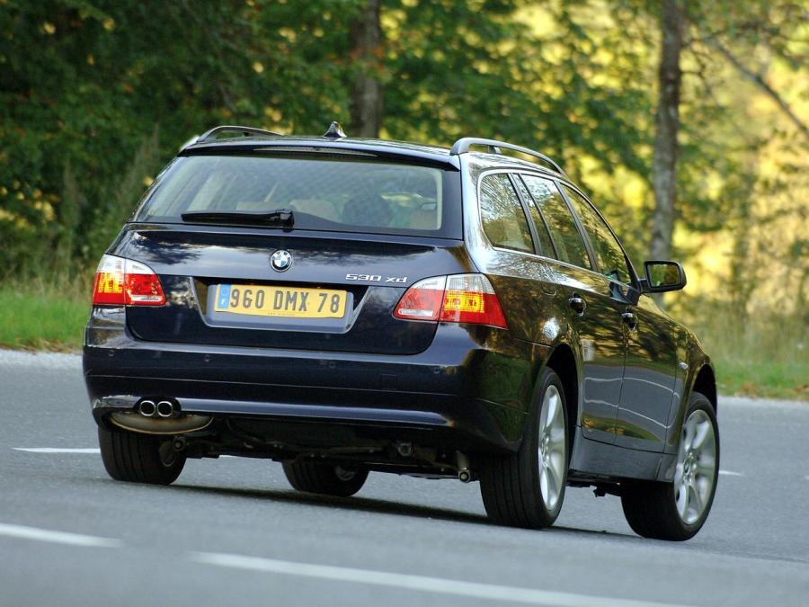 BMW 530xd Touring 2005 года  (фото 4 из 6)